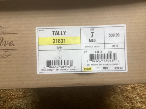 Melrose Ave. Boots in box. size 7 med. never worn, fully lined - Picture 2 of 5