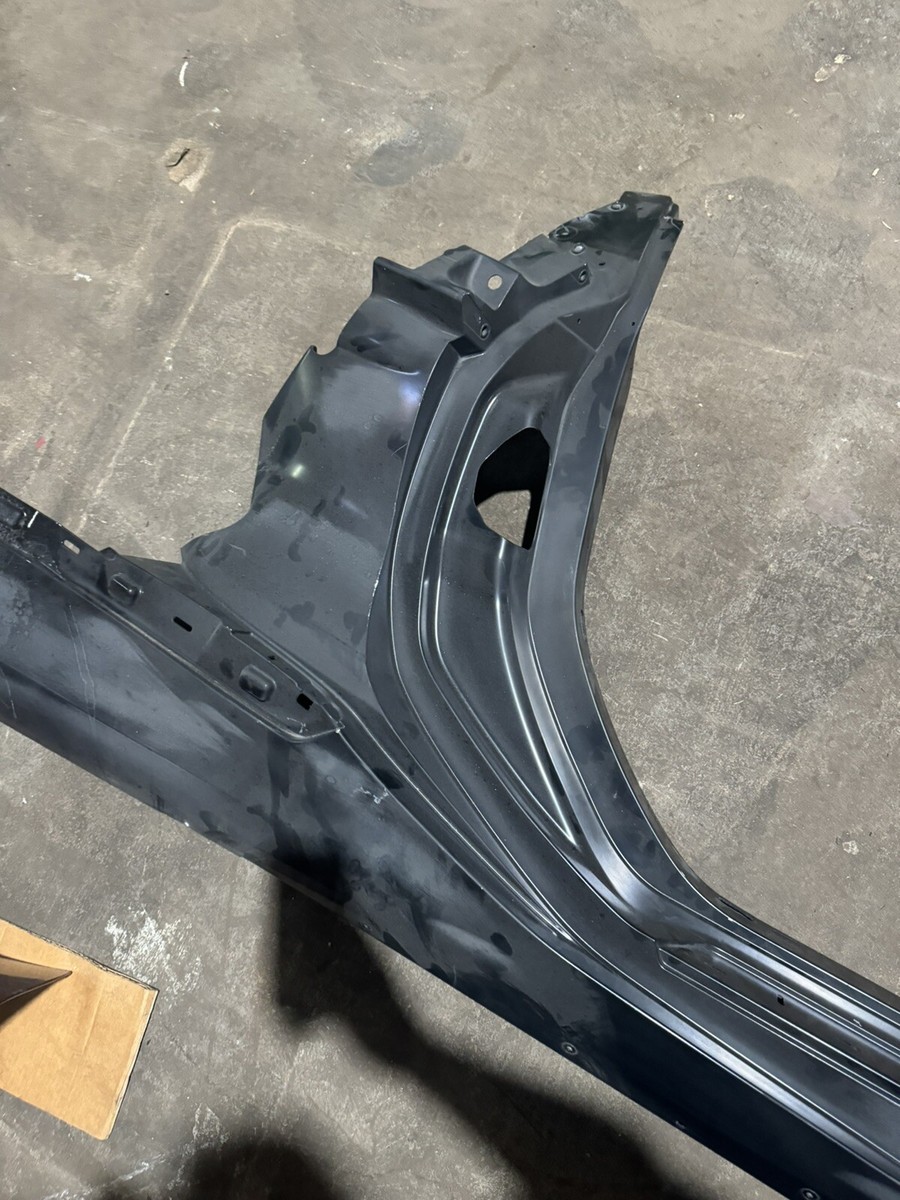 2023-2025 Chevrolet Corvette Z06 RH ROCKER Aperture Panel OEM NEW