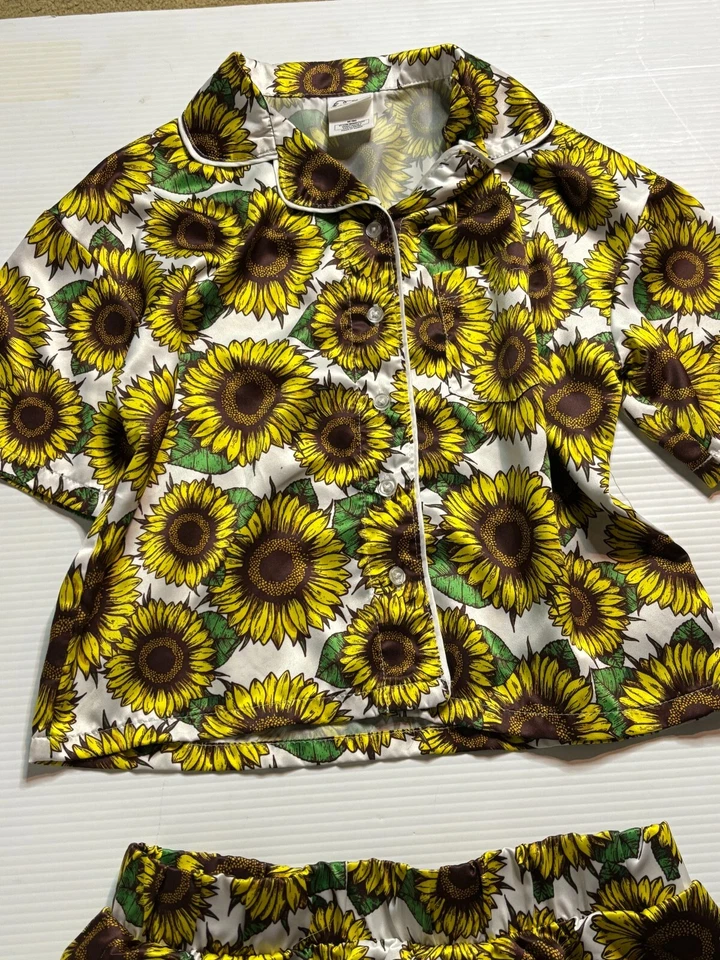 Art Class by Target Sunflower Satin Pajama Set Shorts Sleepshirt Girls Medium 8 - Image 2 of 4