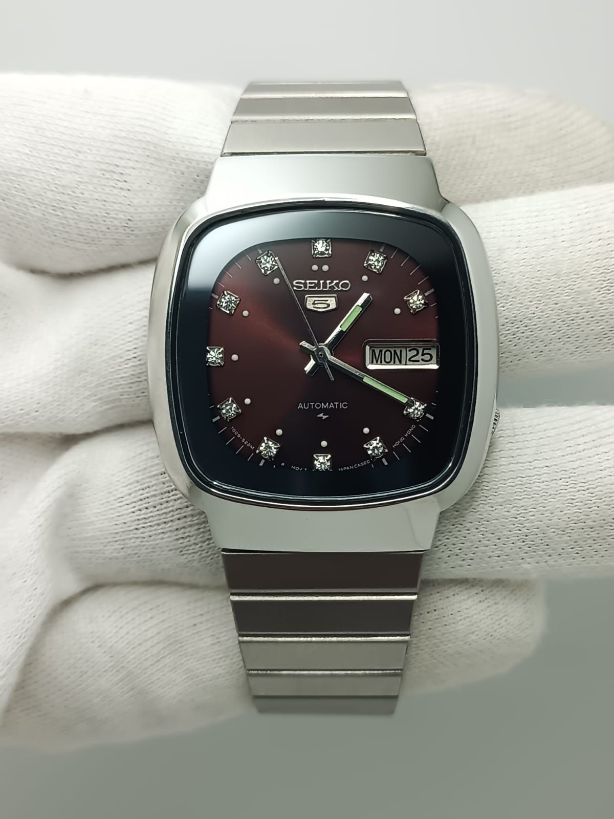 Mens 7009-5140 Seiko 5 Sunburst Watch Vintage Dial Automatic Burgundy - VintageWatches.PK Mens 7009-5140 Seiko 5 Sunburst Watch Vintage Dial Automatic Burgundy - vintagewatches.pk