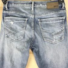 BKE Men's Size 33x30 Light Wash Blue Stretch Denim Alec Jeans distressed
