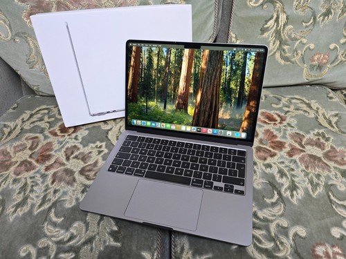Apple MacBook Air 13 inch M3 8c/8c 16GB 256GB - 100% Batt 38 Cycle Near Pristine thumbnail 2