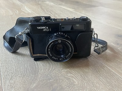 Yashica MG-1 Rangefinder 35mm Film Camera 45mm f:2.8 w/ Strap And Case Untested