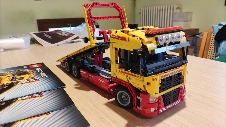 LEGO Technic 8109 Flatbed Truck, foto 2 di 3