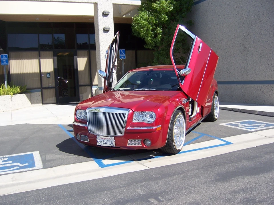 Kit de portas verticais Chrysler 300 2004-2010 porta frontal por portas verticais INC - Imagem 2 de 4