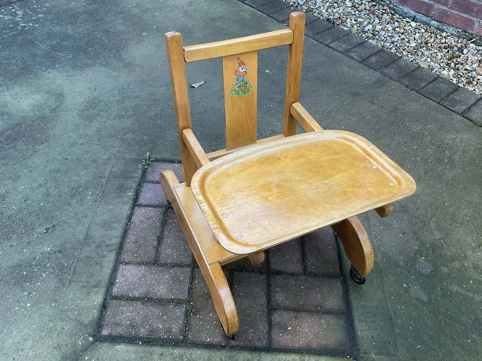 VINTAGE 1950’s BABY FEEDING CHAIR ON WHELLS……STUNNING