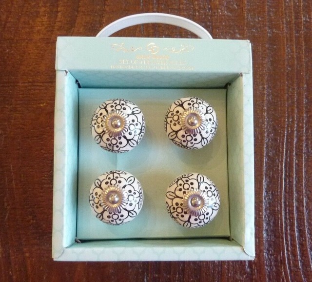 CASA DECOR CERAMIC Drawer Knobs/Pulls Handmade Set of 4