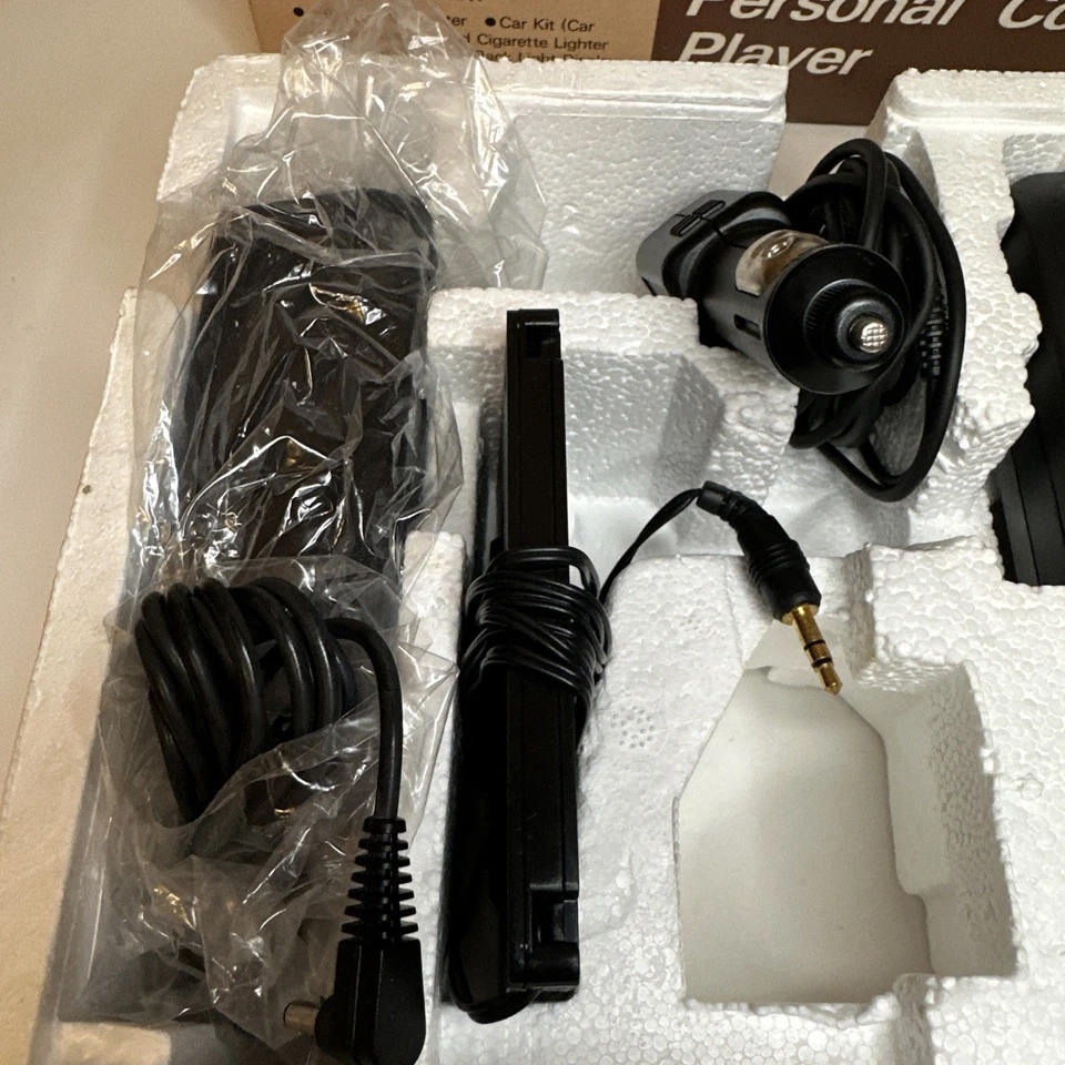 Reproductor de CD portátil FISHER PCD-60 de colección en caja con paquete adaptador para automóvil probado Foto 4 de 4