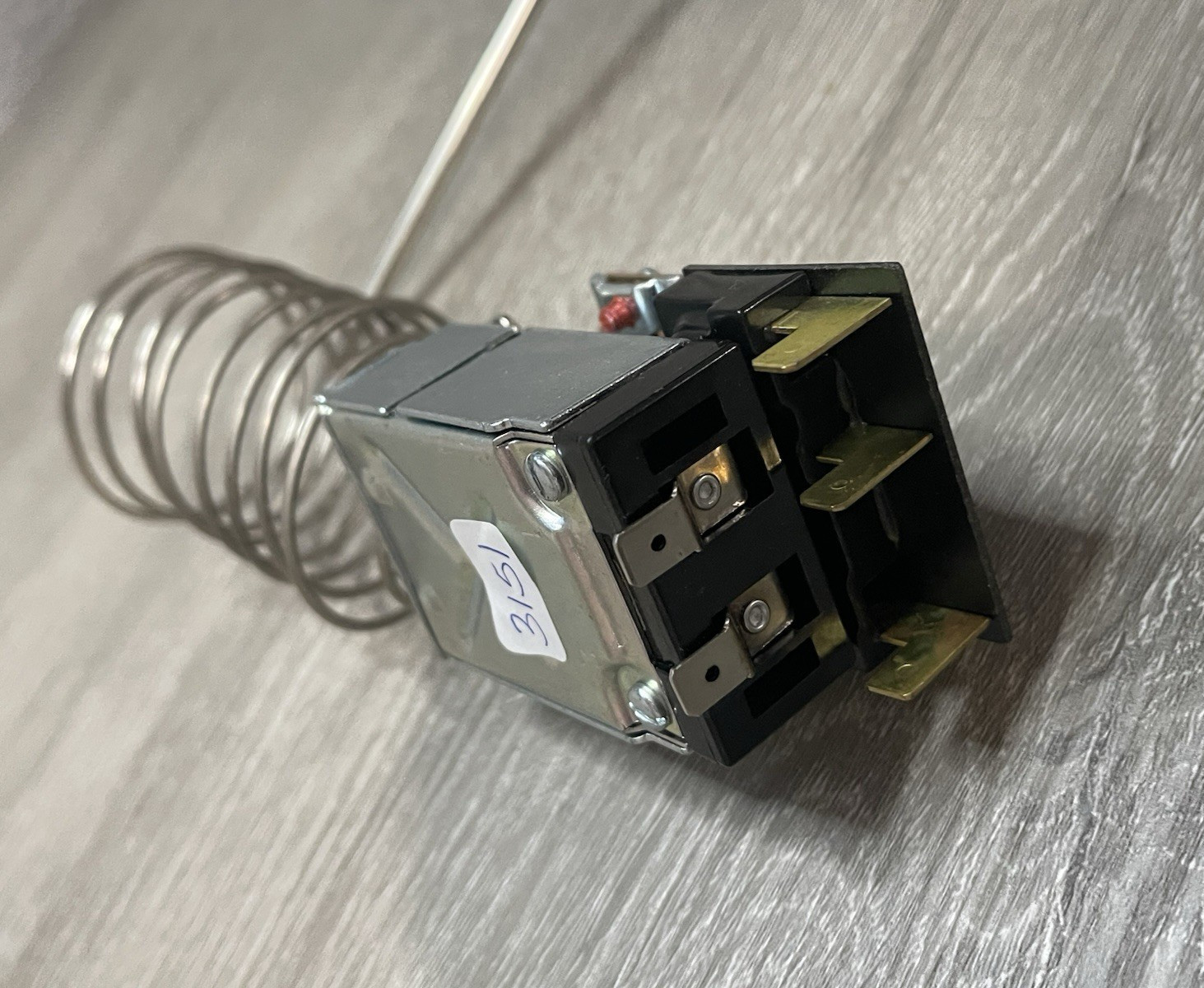 Robertshaw KKTB-18-48 Range Oven Thermostat 5A 120VAC MT 599°F