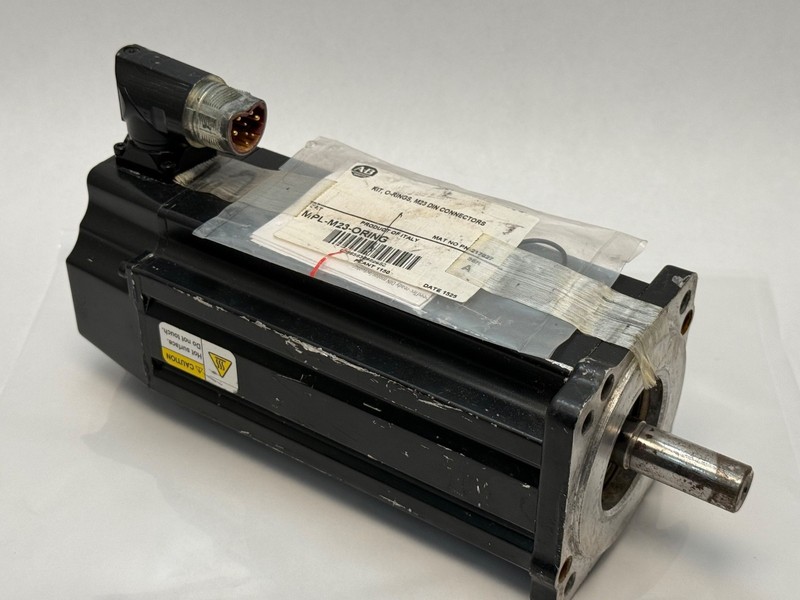 Allen-Bradley VPL-B1003F-PJ14AA AC Servo Motor SER A 480V rms 3PH 4750 RPM