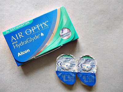 2 Air Optix plus HydraGlyde Astigmatismus Kontaktinsen PWR-10 CYL-0,75 NEU