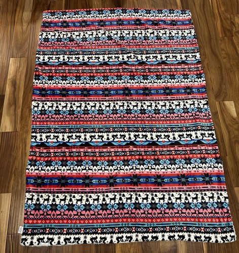 NWT Vera Bradley Cozy Life Fleece Throw Blanket Nordic Stripe Reindeer 50” x 72” - Picture 3 of 6