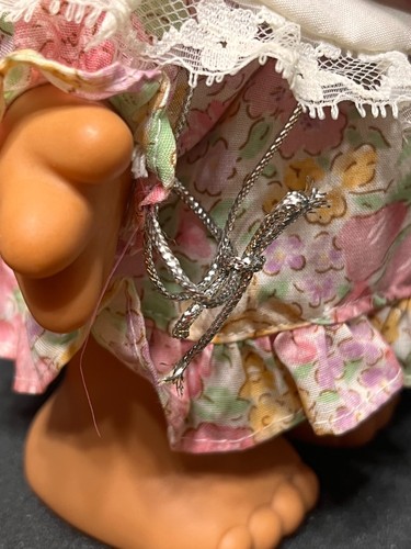 DE COLECCIÓN RUSS BERRIE TROLL #18445 FELIZ CUMPLEAÑOS PELO ROSA CON VESTIDO 7" VER FOTOS - Imagen 5 de 8