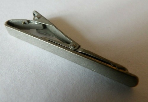 TIE CLIP BRONZE COLOUR (BRAND NEW) - Picture 2 of 3