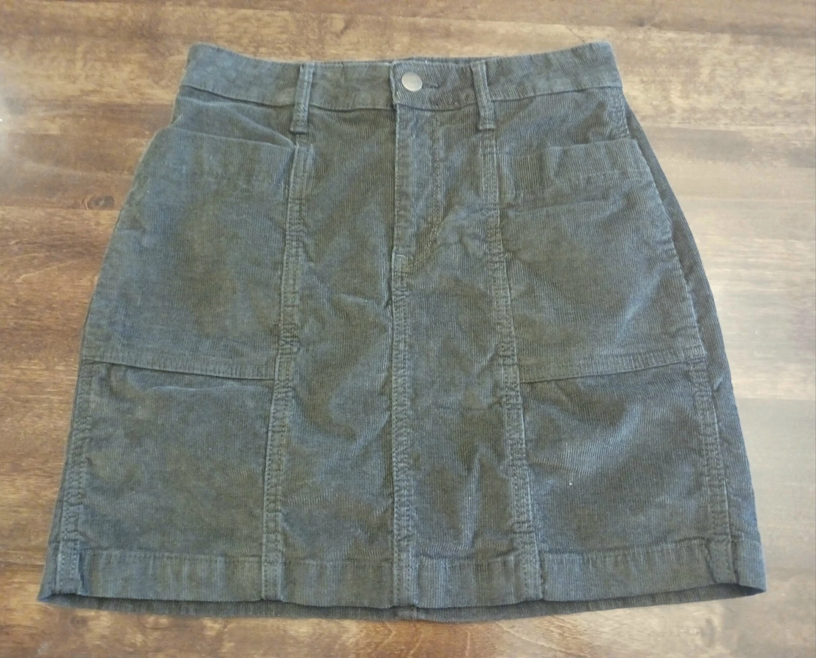 Old Navy Olive Green Short Corduroy Preppy Boho Retro Mini Skirt Size 0