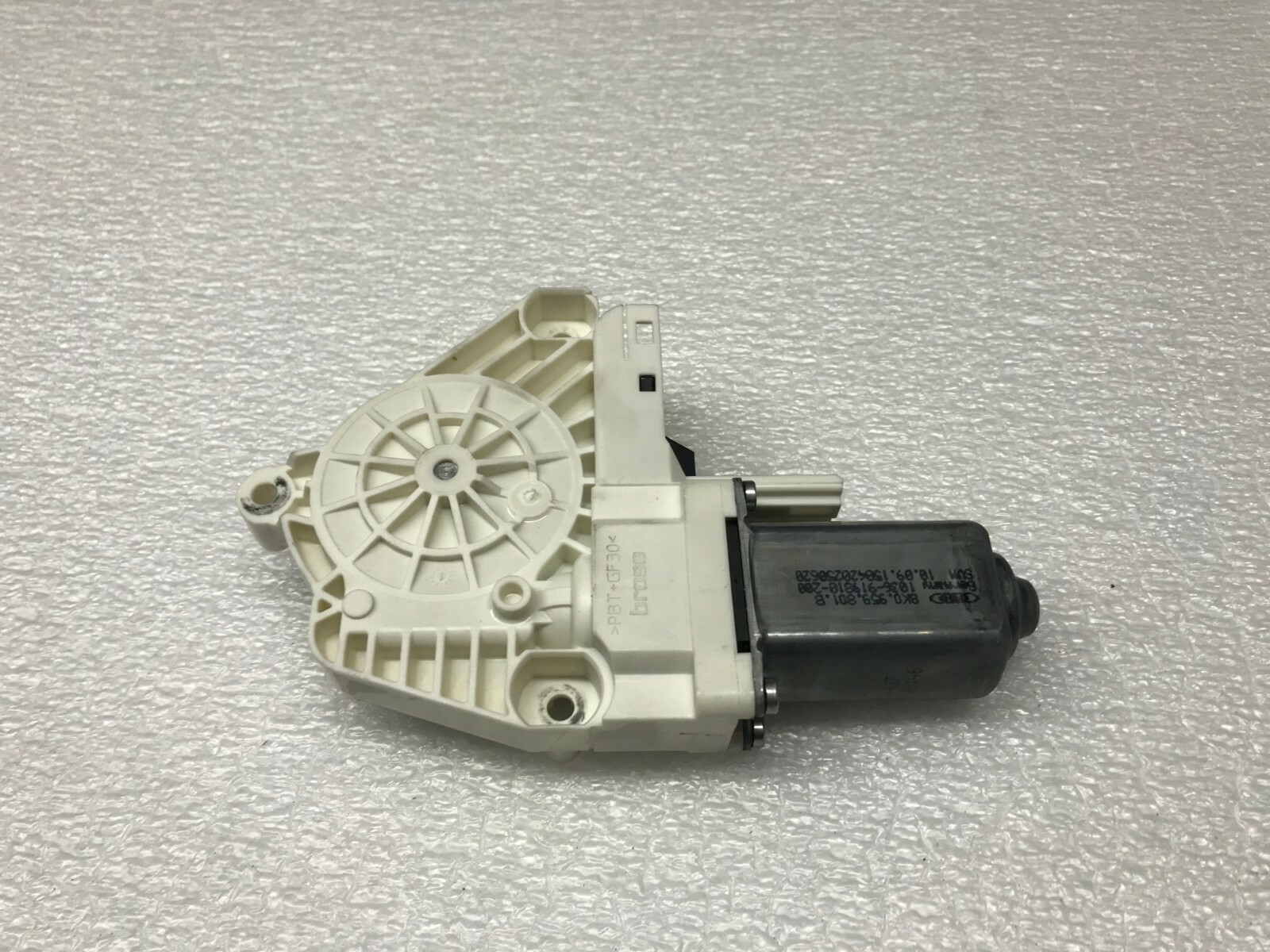 LAMBORGHINI HURACAN LP610 580 DRIVER LEFT DOOR WINDOW TRACK MOTOR OEM 8K0959801B