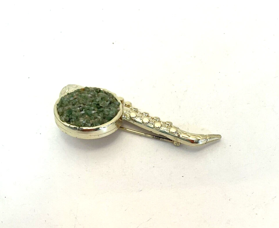Broche prendedor de piedra de vidrio moldavita texturizado verde saxofón tono dorado Foto 4 de 4