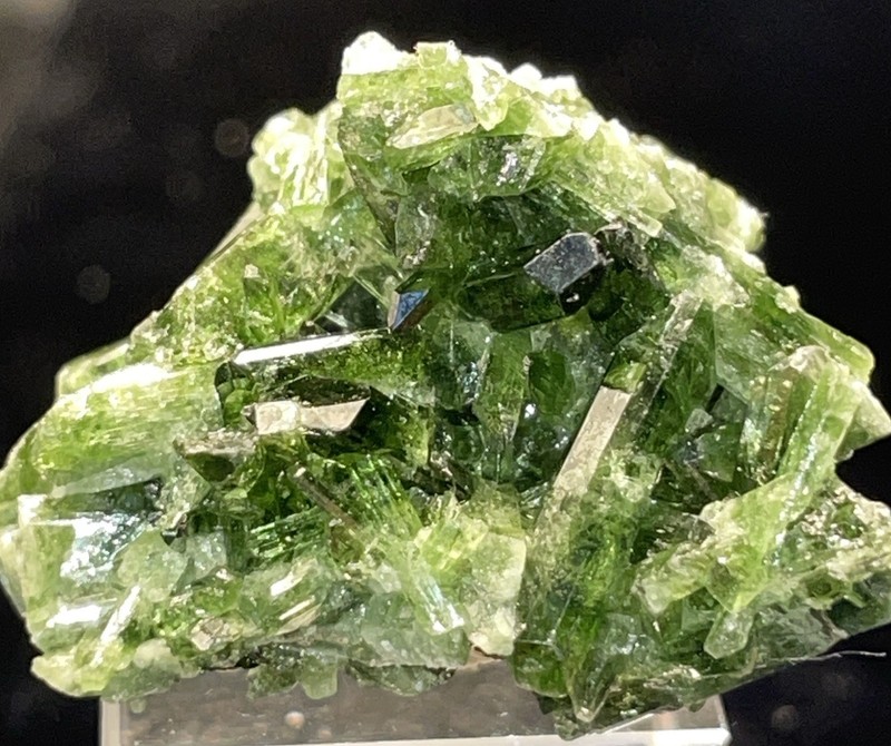 AMAZING CHROME DIOPSIDE CLUSTER THUMBNAIL SKARDU,PAKISTAN 