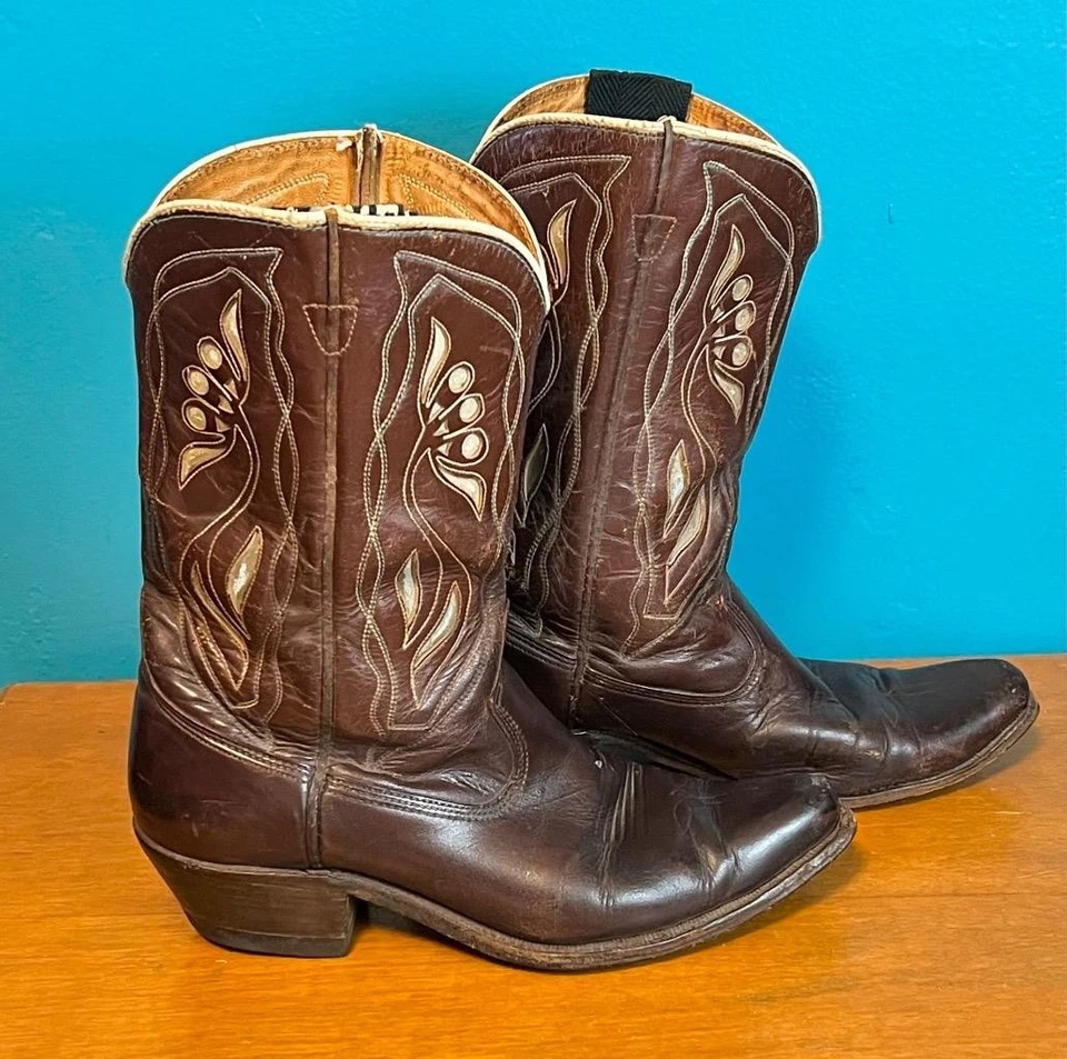 Botas de caubói vintage anos 50 ACME 6,5 B marrom com padrão branco embutido - Imagem 3 de 4