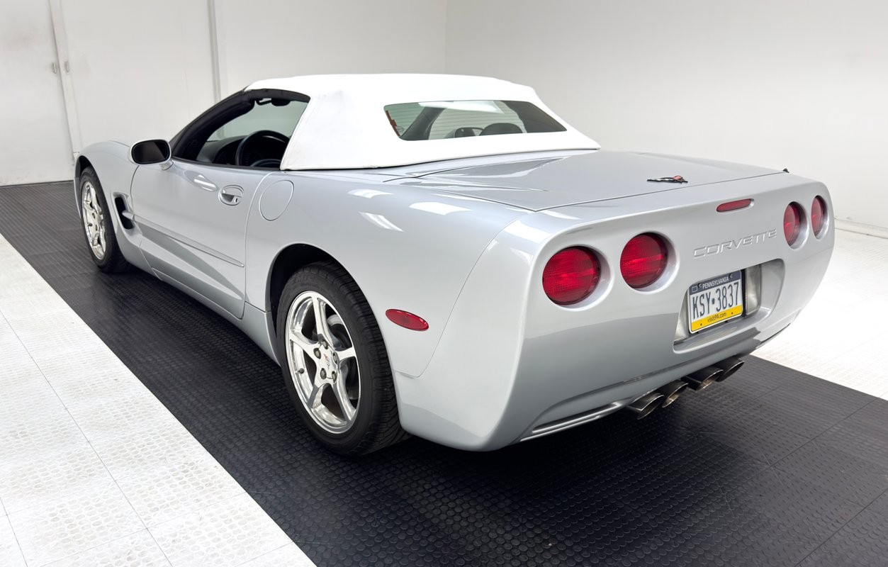 2000 Silver Metallic Chevrolet Corvette   | C5 Corvette Photo 5