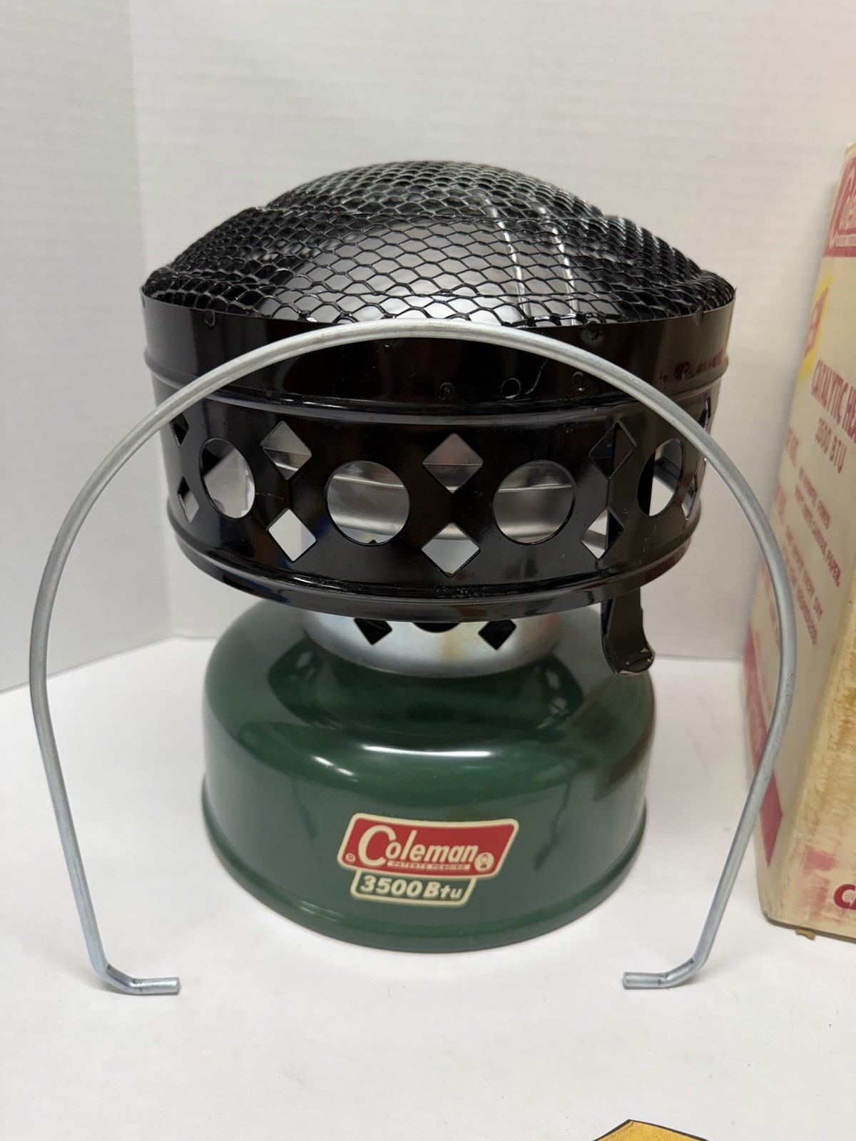 MINT 4-1966 Coleman Catalytic Heater 512-700 3500 BTU Original Box Black Grill