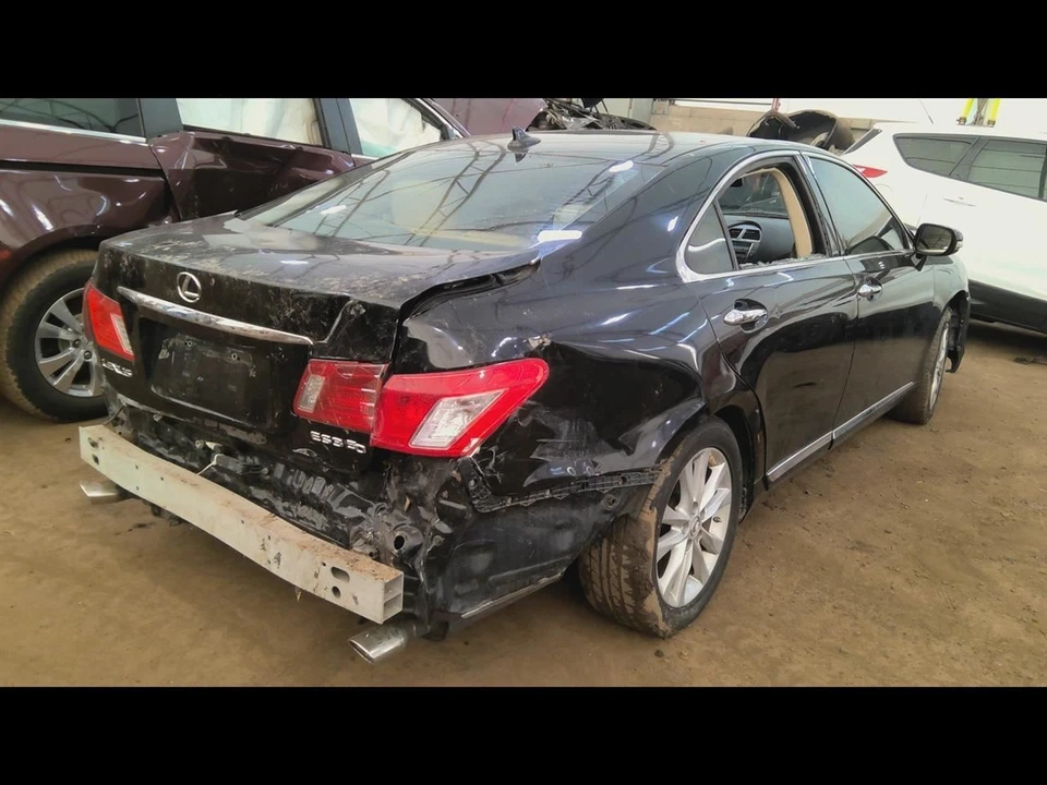 (LOCAL PICKUP ONLY) Back Glass Fits 07-12 LEXUS ES350 6858031 - Image 2 of 4