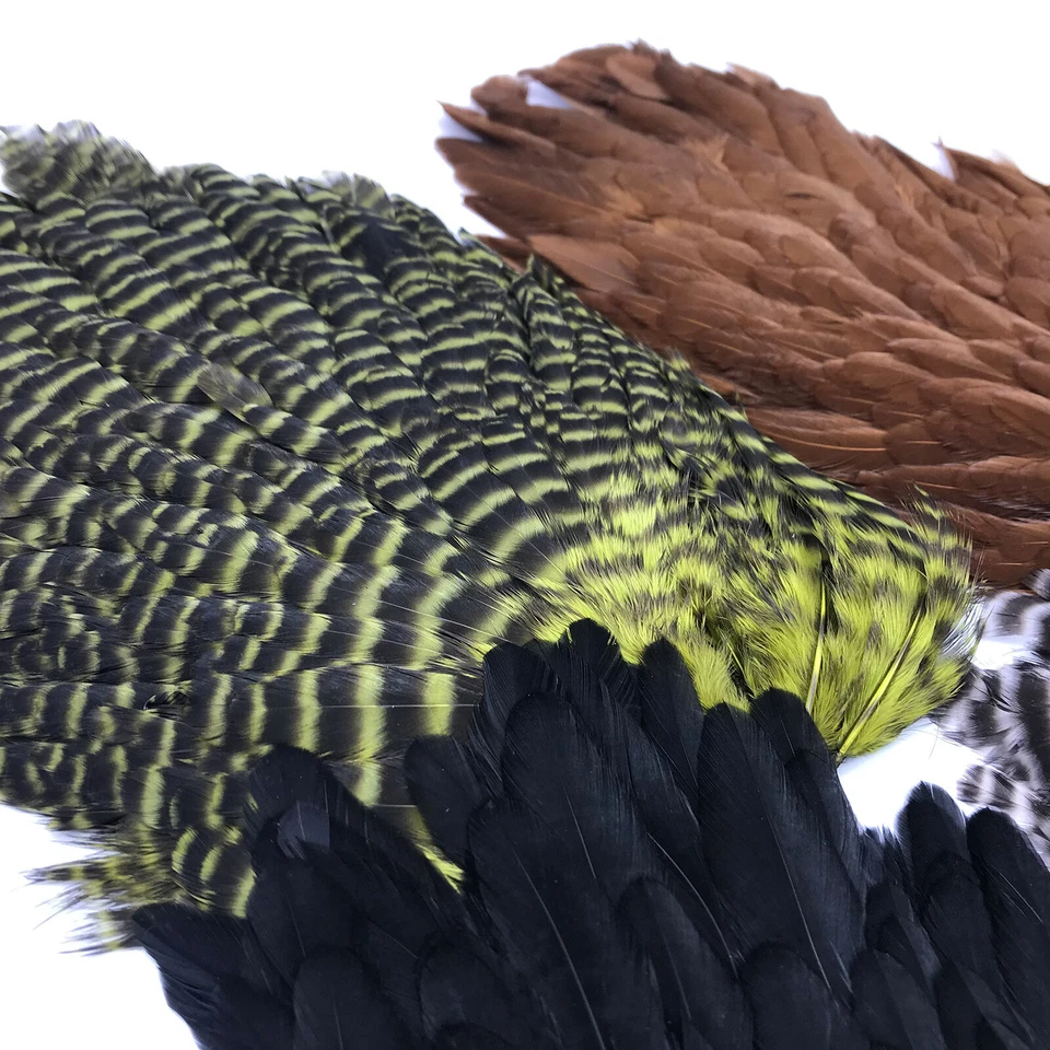 SILLA DE MONTAR DE GALLINA HARELINE - Plumas de hackle suaves para atar moscas - 6 colores disponibles ¡NUEVA! Foto 3 de 4