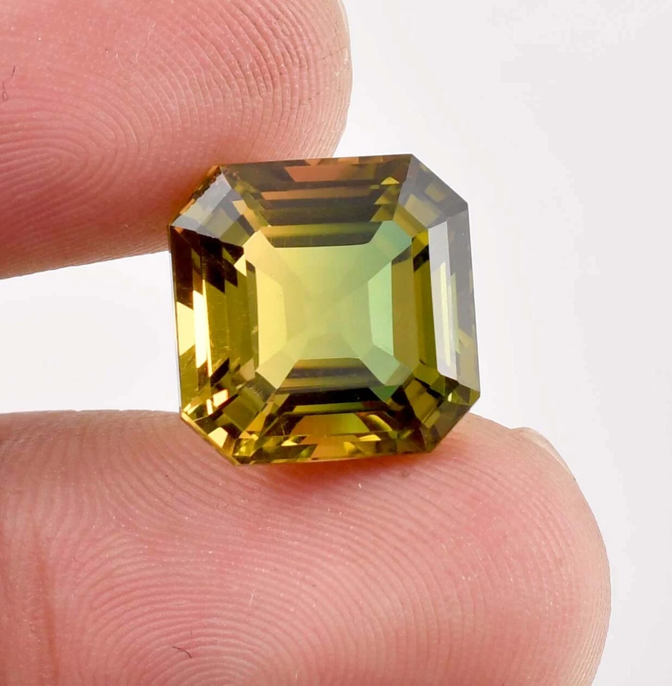 Сертифицированный натуральный двухцветный турмалин квадратной огранки 13 x 13 мм 11,80 карата - Изображение 2 из 4