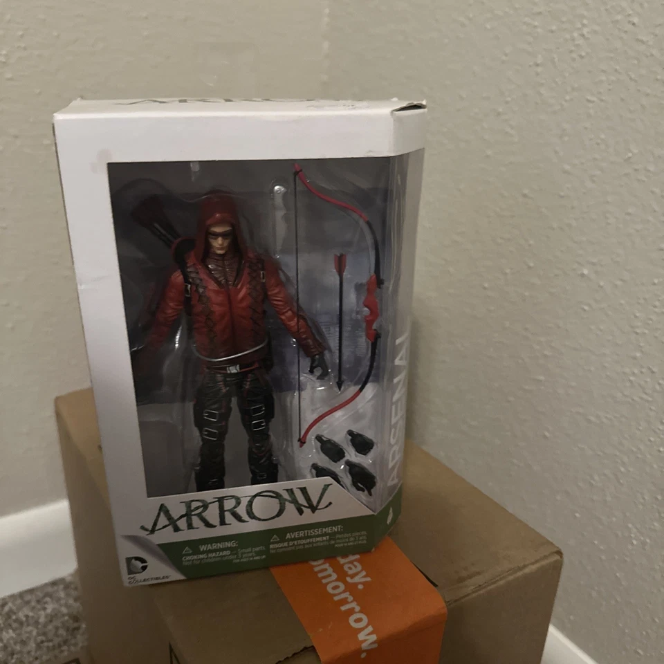 Figura DC Collectibles ARSENAL 7" SIN USAR, EN CAJA NUEVO Arrow CW programa de televisión Arrowverse Roy Harper Foto 2 de 2
