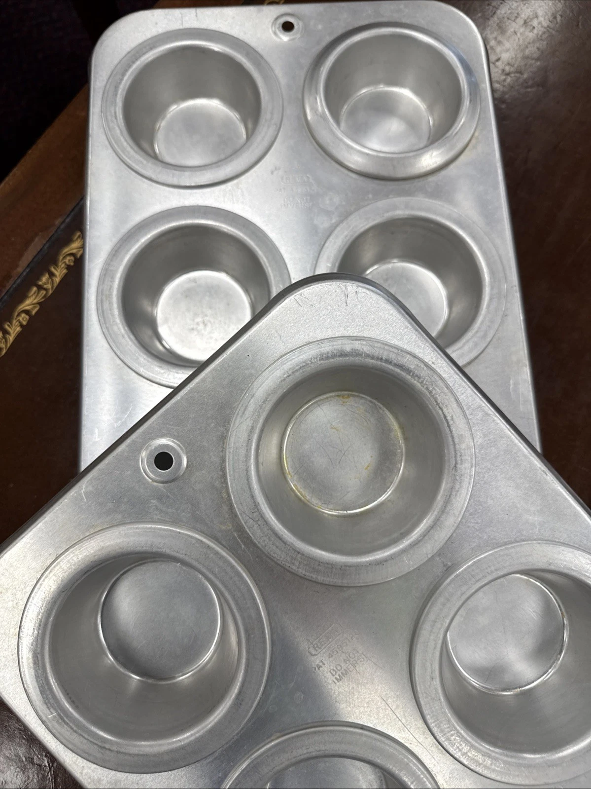 Lot of 2 REMA 🧁 Muffin Pans Double Wall Air Bake Aluminum Cupcake Pan 4595120
Opens in a new window