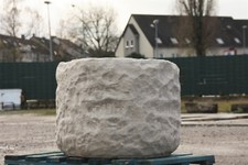 PFLANZK&Uuml;BEL TOPF gross aus STEINGUSS FROSTFETS VASE K&Uuml;BEL FIGUR NEU PO-1447