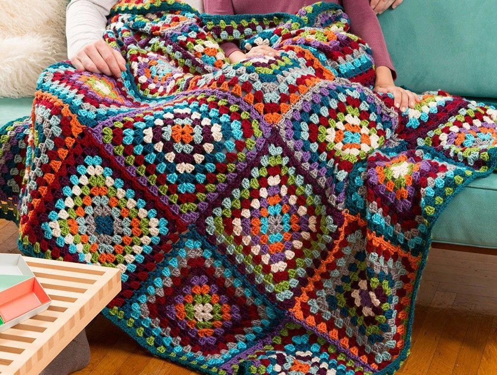 CA3 CROCHET PATTERN BRIGHTLY COLOURED ARAN KNIT GRANNY STYLE BLANKET AFGHAN