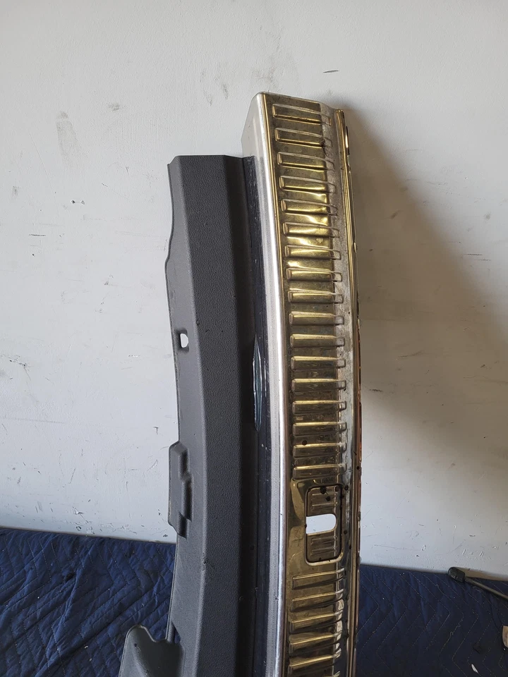 Rear Trunk End Sill Plate Panel Used OEM 2022 AUDI SQ8 20-23 - Image 4 of 4