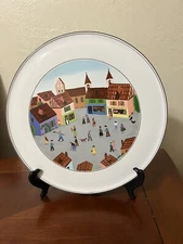 Villeroy & Boch Design Naif Large Cake Plate (1 small chip)