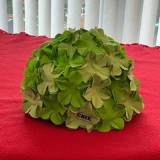 Green flower petal adult swimming cap, medium, vintage style. Pre owned VGC.
