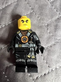 Lego Ninjago Minifigure Minifig NJO0140 Cole Deepstone Armor Possession 70733