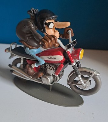 Joe Bar Team Jules the Water Bottle Suzuki GT 750 1972 1/18th Glenat Motorcycle Figure