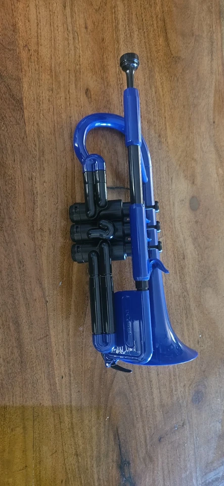 Corneta BB de plástico azul con agarre ergonómico OB instrument pCornet Foto 2 de 3