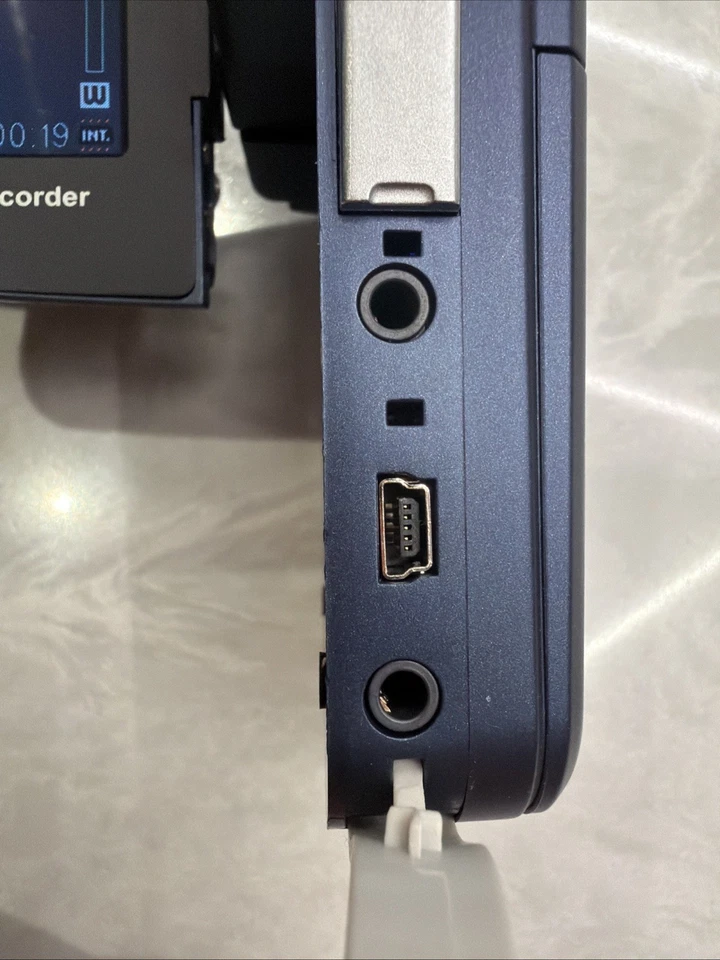 Aiptek Handheld HD Camcorder V5V 8 MP Blue Voice Recorder  - Image 3 of 4