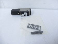 248687 New-No Box; SMC NVFS21005FZ Pneumatic Solenoid Valve 24VDC 4/5 Port