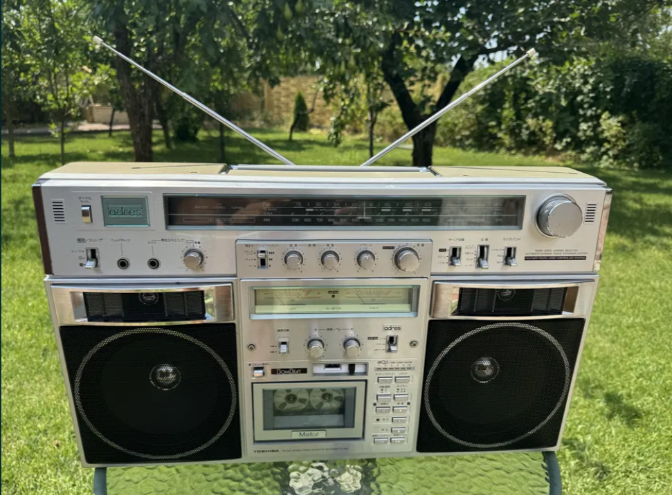 TOSHIBA RT-S90 BomBeat Rare Vintage BoomBox