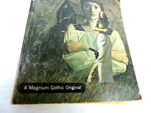 Sing A Dark Song Willo Davis Roberts Magnum Gothic Larger Type Paperback Book - Picture 4 of 11