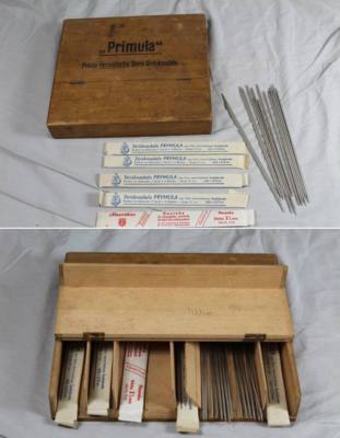 uralte Primula Stricknadeln Holzbox mit Inhalt - aufklappbar incl. 39 Nadeln 283