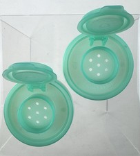 Set of 2 Tupperware Salt & Pepper Shaker Flip...