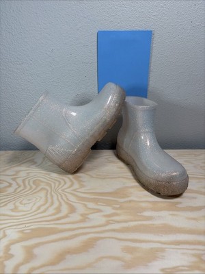 UGG Women s Drizlita Glitter Boots Sparkle Clear White Size 8.5