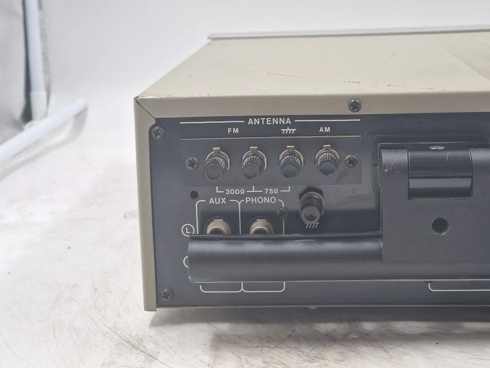 Akai AA-R21L Stereo Receiver - Für Teile, Kosmetische Abnutzung - Bild 4 von 4