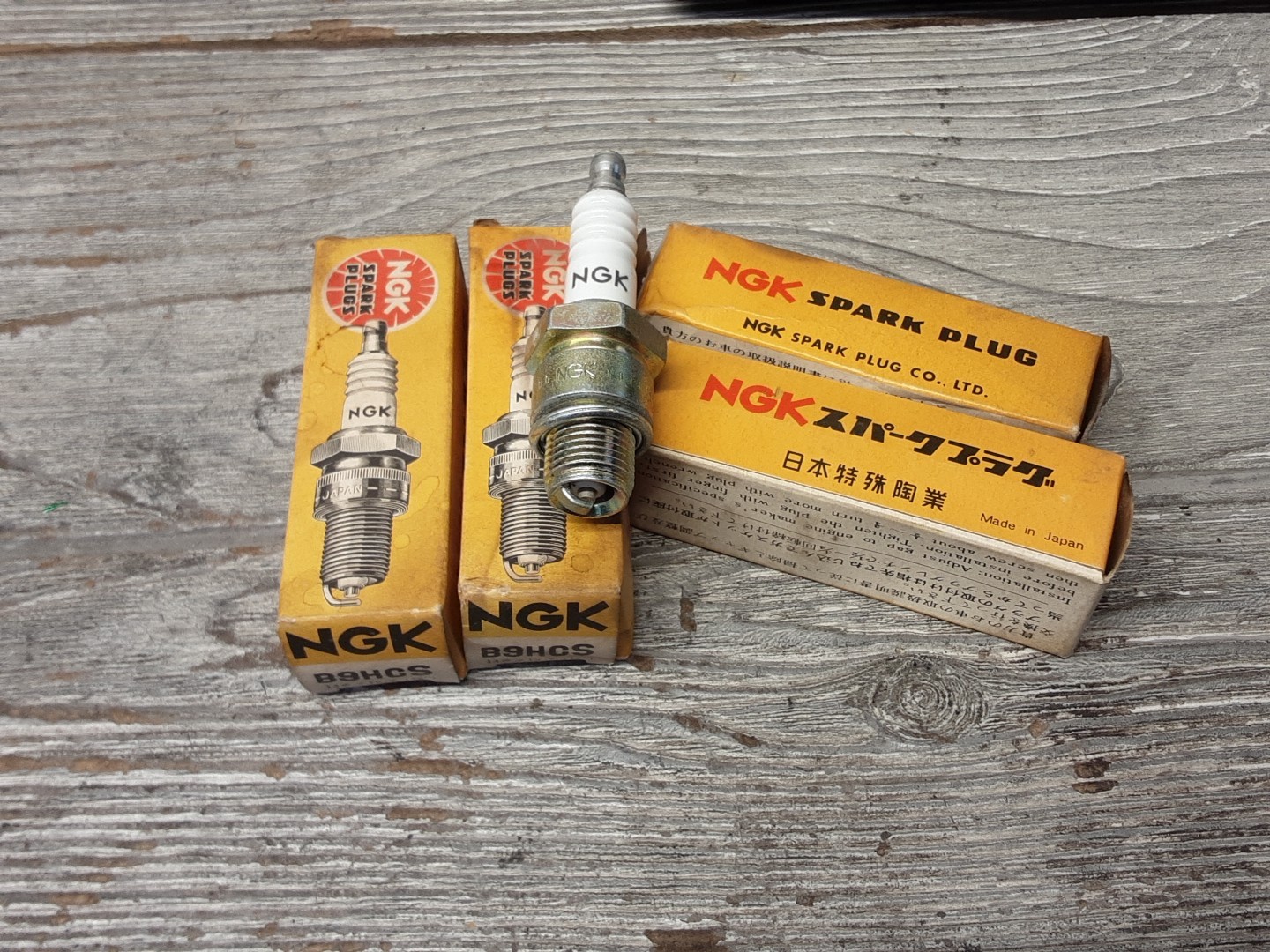 NGK SPARK PLUG NEW 2721 B9HCS KAWASAKI H1 H2 MACH III 3 MACH IV 4 SHIPS FREE
