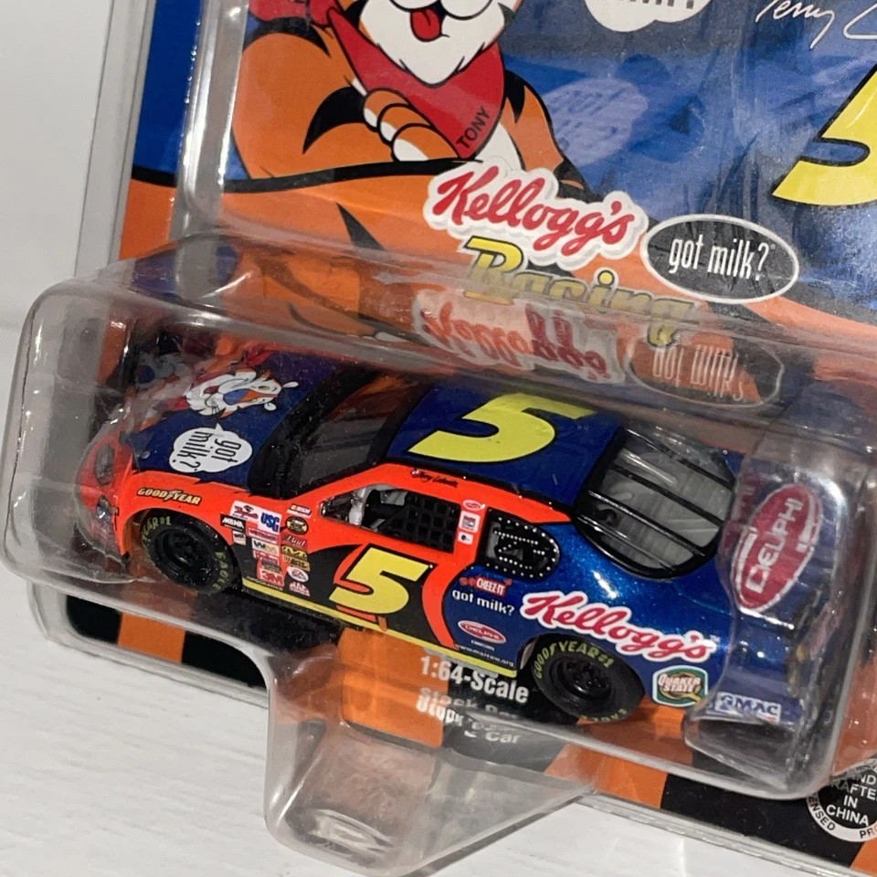 2004 Terry Labonte #5 Kellogg’s Got Milk? NASCAR Action 1/64 Scale Diecast Boxed - Image 4 of 4