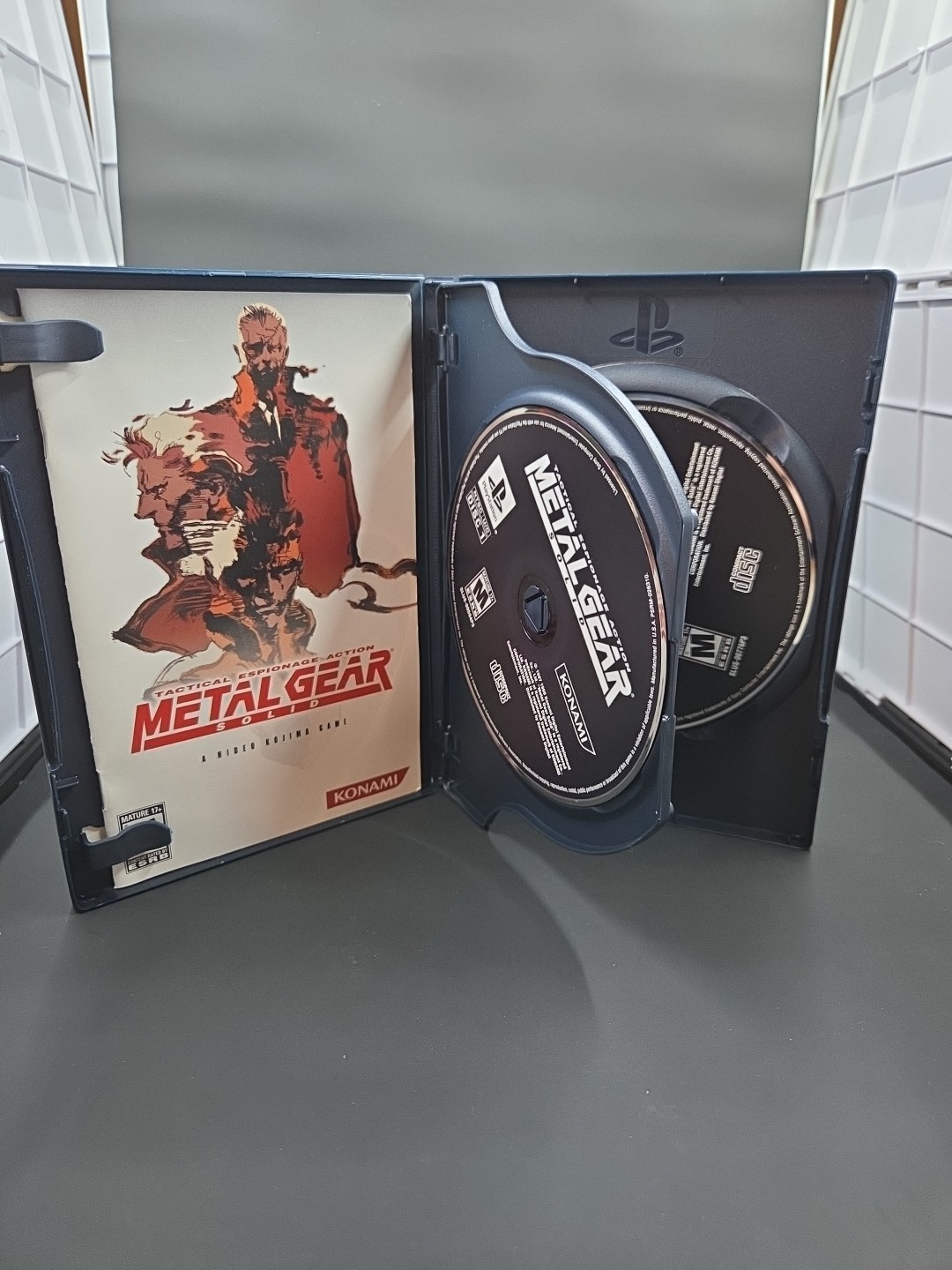 Metal Gear Solid: The Essential Collection (Sony PlayStation 2, 2008) Complete thumbnail 7