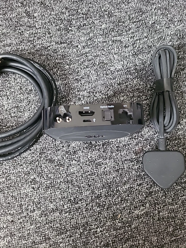 Apple TV 3rd Generation Full HD 1080P HDMI Bluetooth  A1469(No Remote Control) - Image 2 of 3